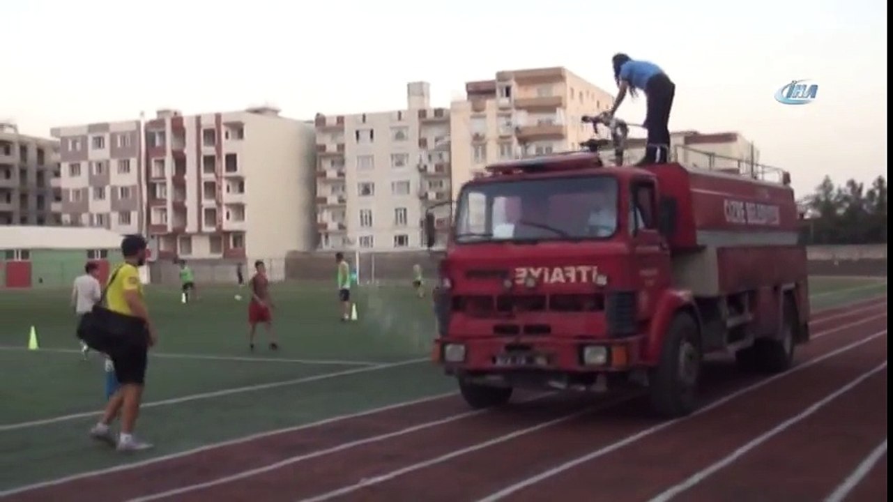 Cizrespor, Tazyikli Su Altında Futbol Antrenmanı Yaptı