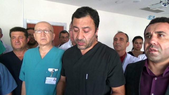 Hasta yakınları doktora tekme tokat saldırdı... Doktora saldırı kamerada