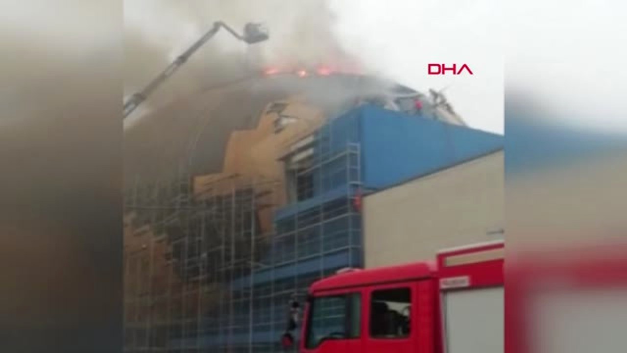 Bursa Bilim ve Teknoloji Merkezi'nin Çatısında Yangın