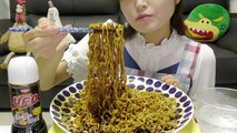【먹방】UFOソースでプルダックポックン麺食べる！(UFO濃い追いソース×プルダックポックンミョン)
