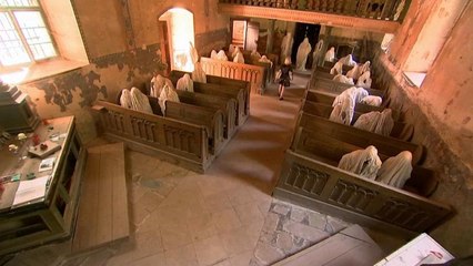 Заброшенную церковь облюбовали призраки