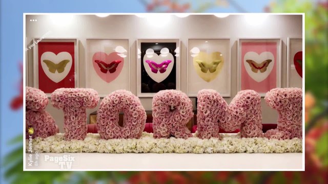 Flowers are always a nice gift! But, for the rich and famous, a dozen roses ain't gonna cut it! Check out these insanely extravagant - and expensive - bouquets on #ThatsRich: Flower edition on #PageSixTV!