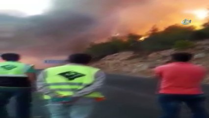 Mersin'de yolcu otobüsü alev alev yandı