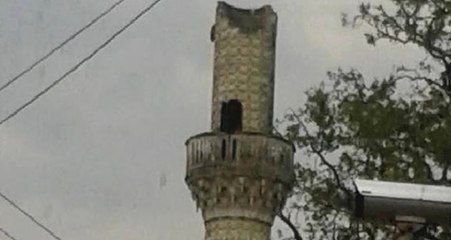 Balıkesir'de 4 Dakikalık Süren Dolu Yağışı Cami Minaresini Yıktı