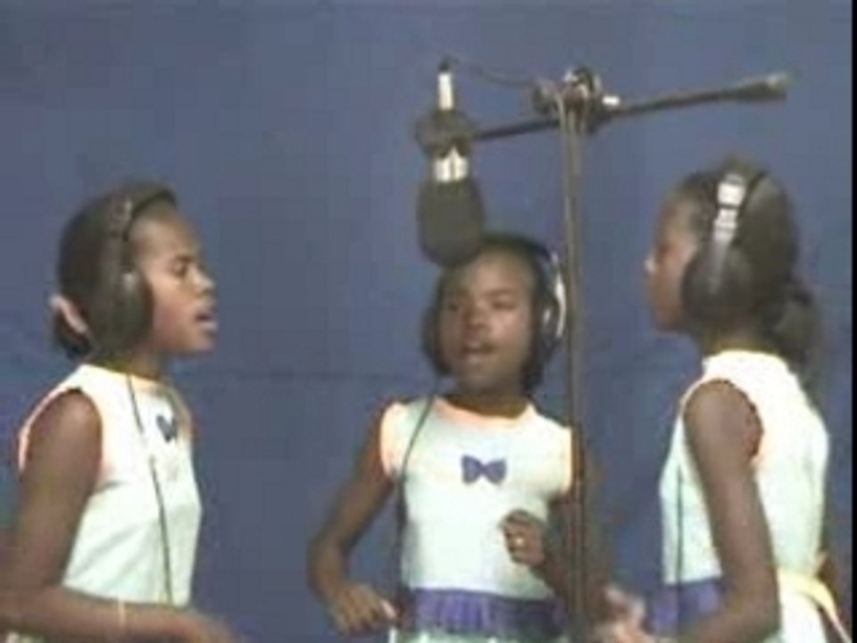 Groupe: Fenoely - Noely Noely