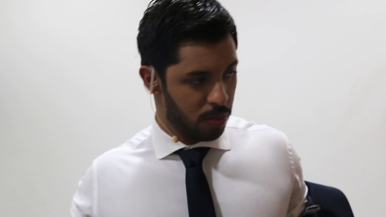 شاهد استعدادات الحلقة الأولي من برنامج الجدار ا...