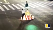 Chinese man tears down traffic light after waiting for two minutes