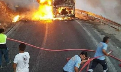 Yolcu otobüsü alev alev yandı