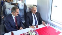Meclis Başkanı Yıldırım, Eskişehir-Ankara Hızlı Treninde Yolcularla Sohbet Etti