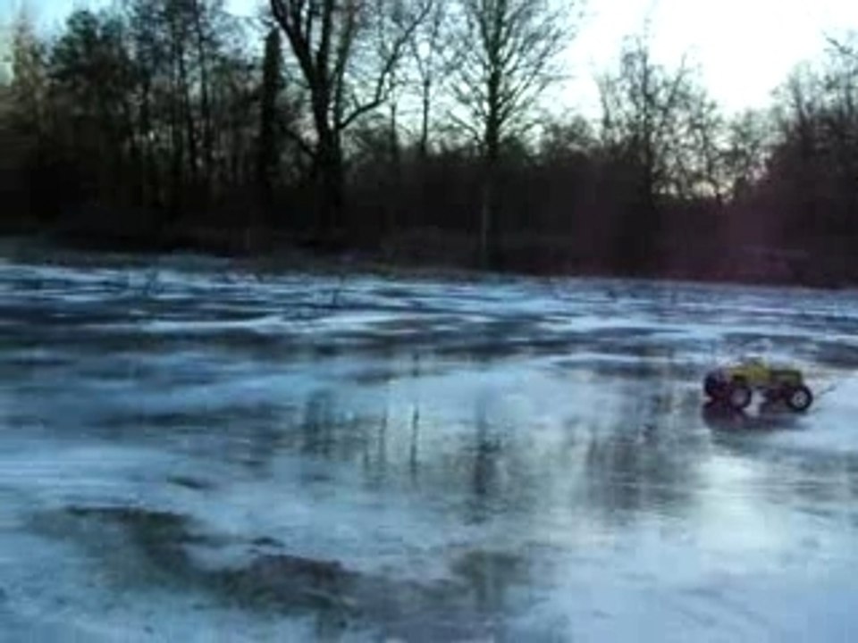 Savage S25 HPI sur glace