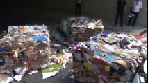 Bayrampaşa'da Aşırı Yüklü Kamyon Alt Geçide Takıldı