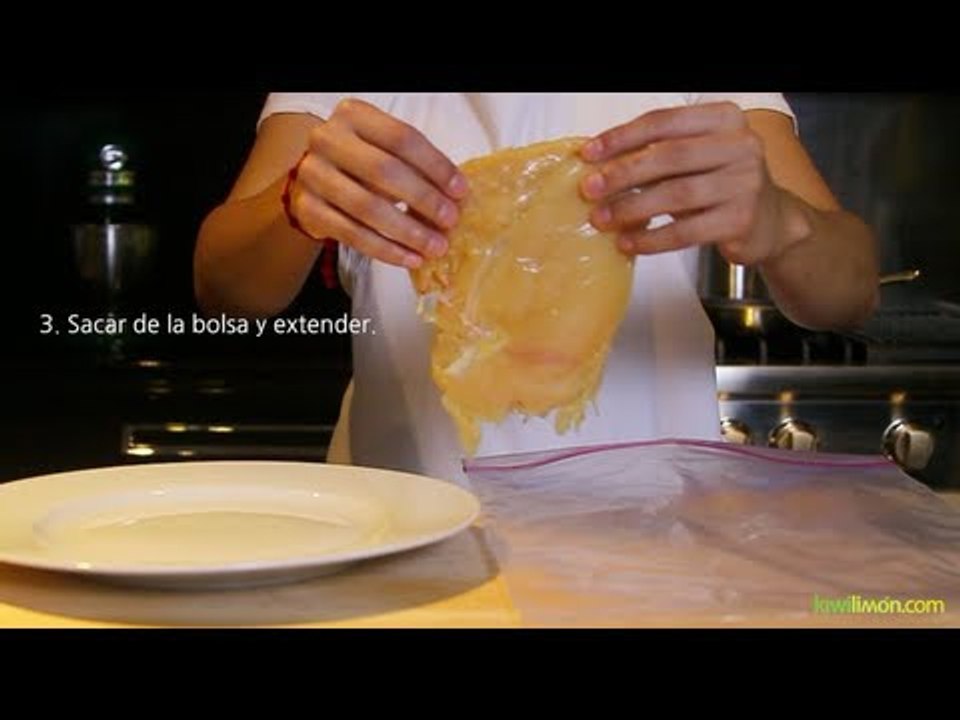 Cómo Aplanar una Pechuga de Pollo