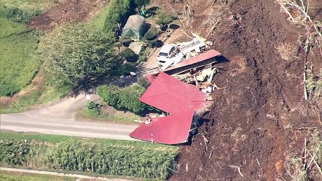 Glissements de terrain, routes dévastées, maisons détruites... Le Japon touché par un séisme meurtrier