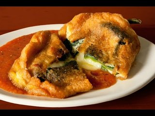 Descargar video: Chiles Rellenos de Queso en Caldillo de Tomate | Cómo hacer CHILES CAPEADOS