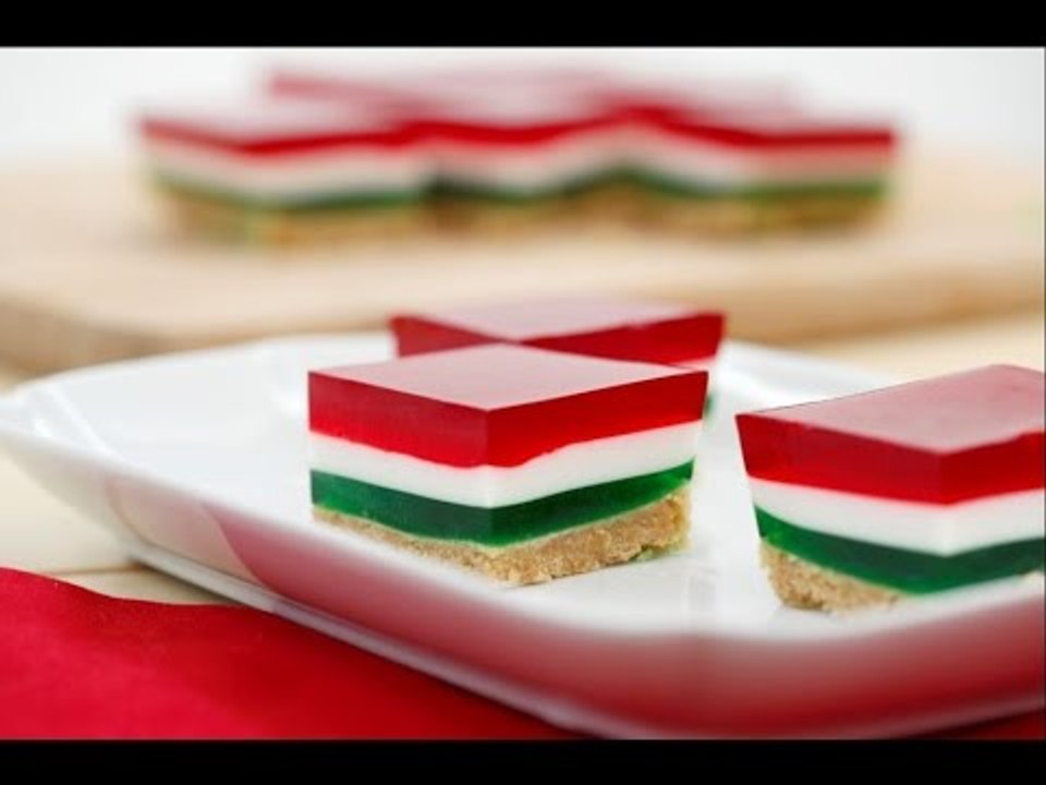 Gelatina Tri- Color en CUBITOS - con BASE DE GALLETA