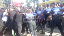 Report TV-Edi Rama takim me mësuesit në Elbasan, mbështetësit e PD-së e presin me protesta