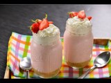 Mousse de Fresas con Crust de Galleta y Crema Batida