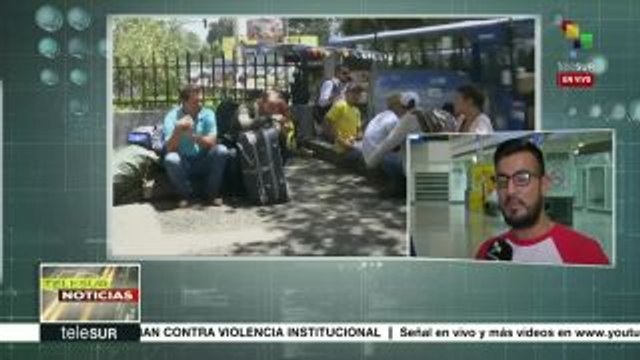 Familiares esperan el arribo de venezolanos repatriados de Ecuador
