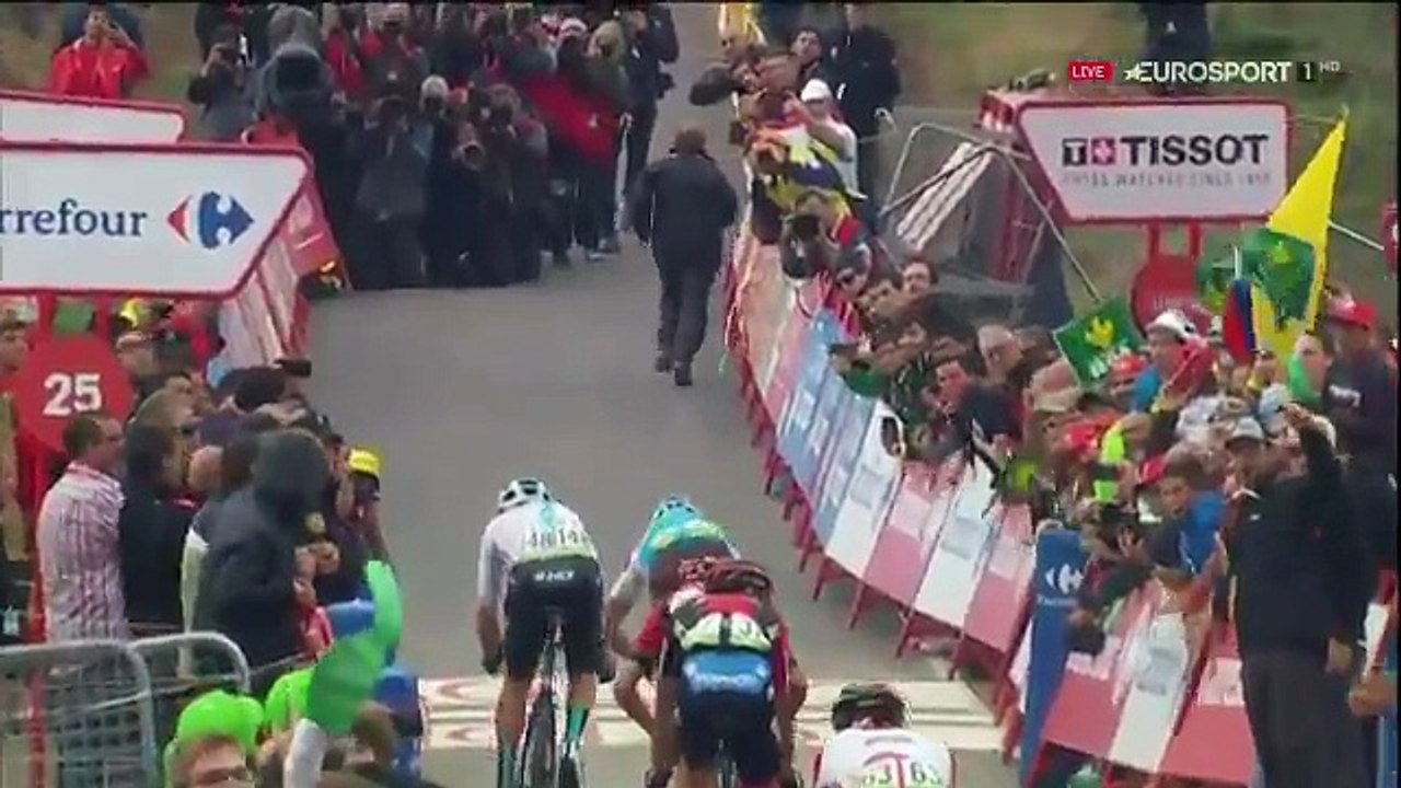 Cyclisme - L'incroyable chute d'Alexandre Géniez à la fin de la 12ème étape de la Vuelta