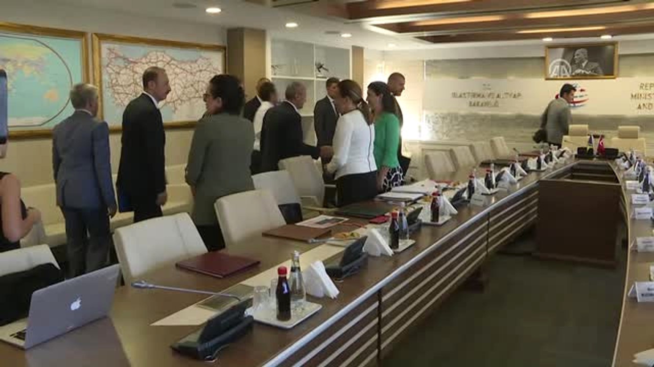 Bakan Turhan: "Hedefimiz Ticaret Hacmimizin Kısa Vadede 1 Milyar Dolara Ulaşmasıdır"