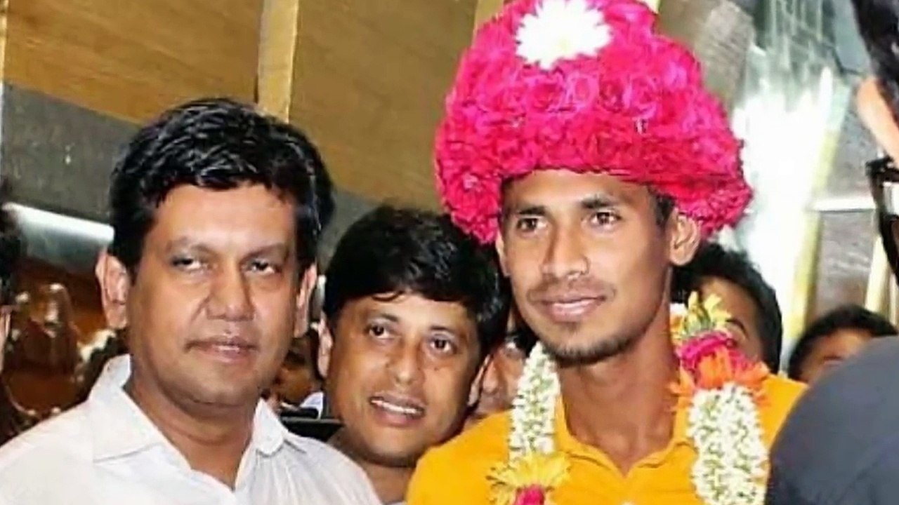 মুস্তাফিজুর’র জীবন কাহিনী যে ভাবে আজ চ্যাম্পিয়ন। দেখুন তার অতীত কষ্টের কাহিনি।।