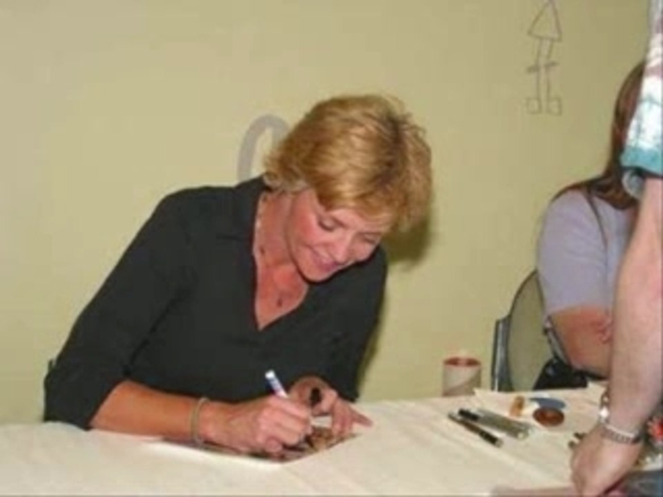 Video Amanda Tapping