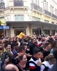 Apuñalan a candidato presidencial en plena campaña electoral