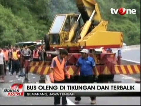 Bus Wisata Terguling di Semarang, 16 Penumpang Tewas