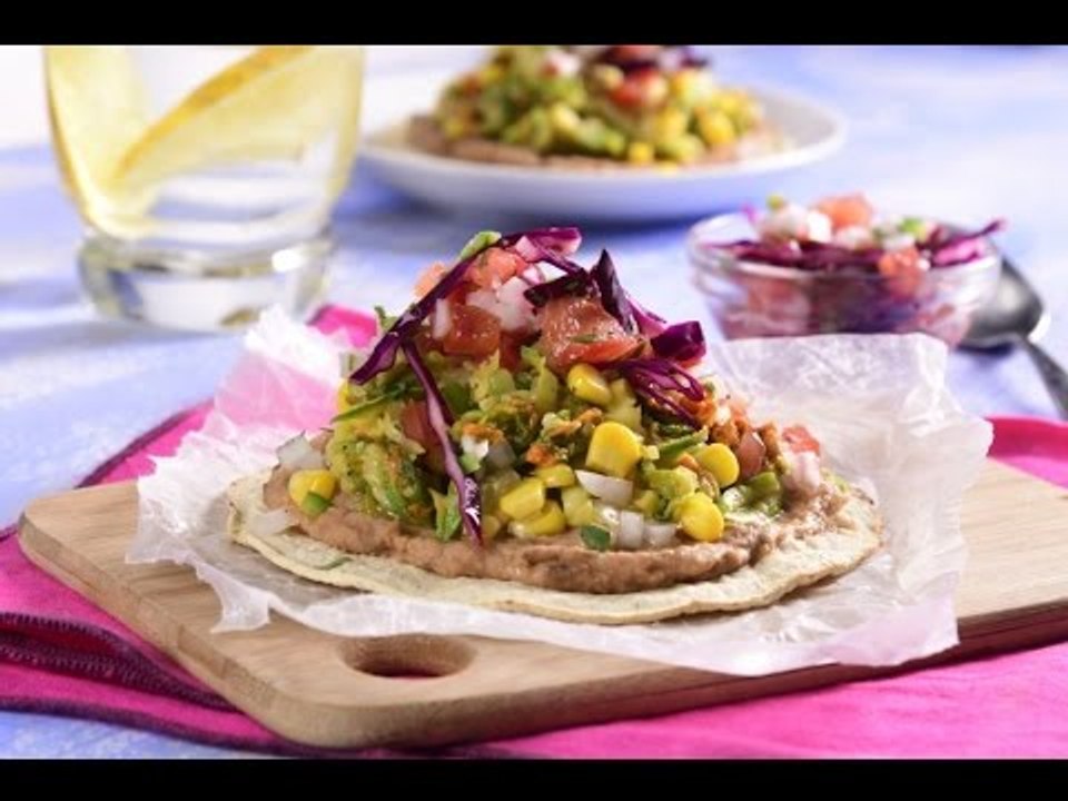 Tostadas Veganas de Col y flor de Calabaza