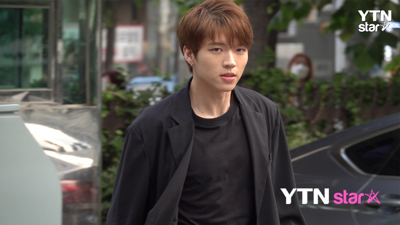 [Y영상] 인피니트 우현, 포토존 어디? .. '둥절' 우현 / YTN