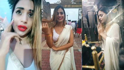 सिक्यूरिटी को चकमा देकर मंदिर में ले गई मोबाइल, फिर शूट कर दिखाई अदाएं, वीडियो वायरल