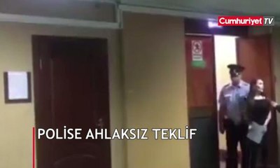 Polislere saldırdıktan sonra cinsel ilişki teklifinde bulundu