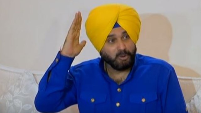 Navjot Singh Sidhu का फिर झलका Pakistan के लिए प्यार,कहा 'Imran Khan के आगे नतमस्तक'|वनइंडिया हिंदी