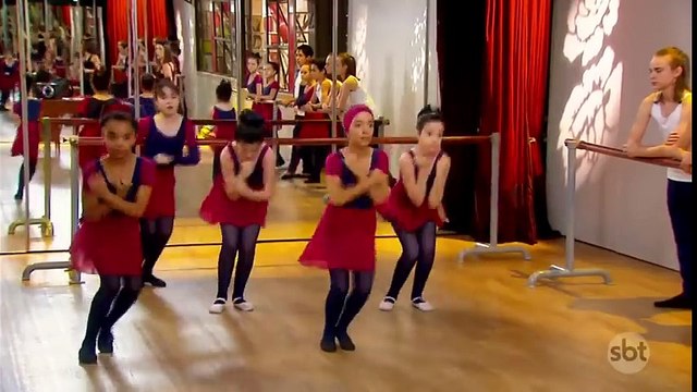 Débora humilha Poliana na aula de dança | As Aventuras de Poliana