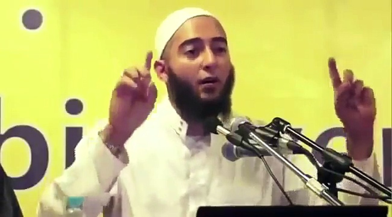 LA FEMME  NADER ABOU ANAS IMAM MOSQUEE LE BOURGET