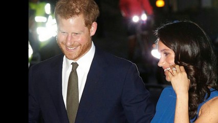 Meghan markle ravissante dans une robe bleue . est elle enceinte? voir les photos