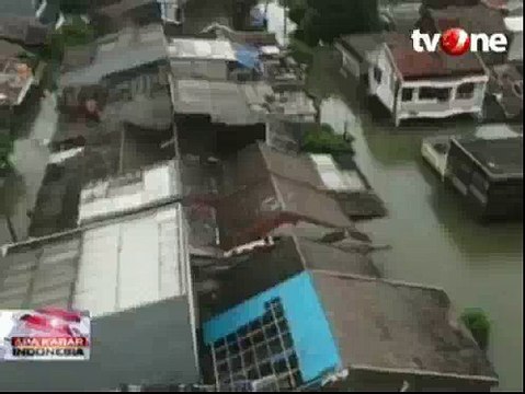 Ratusan Rumah di Tangerang Masih Terendam Banjir