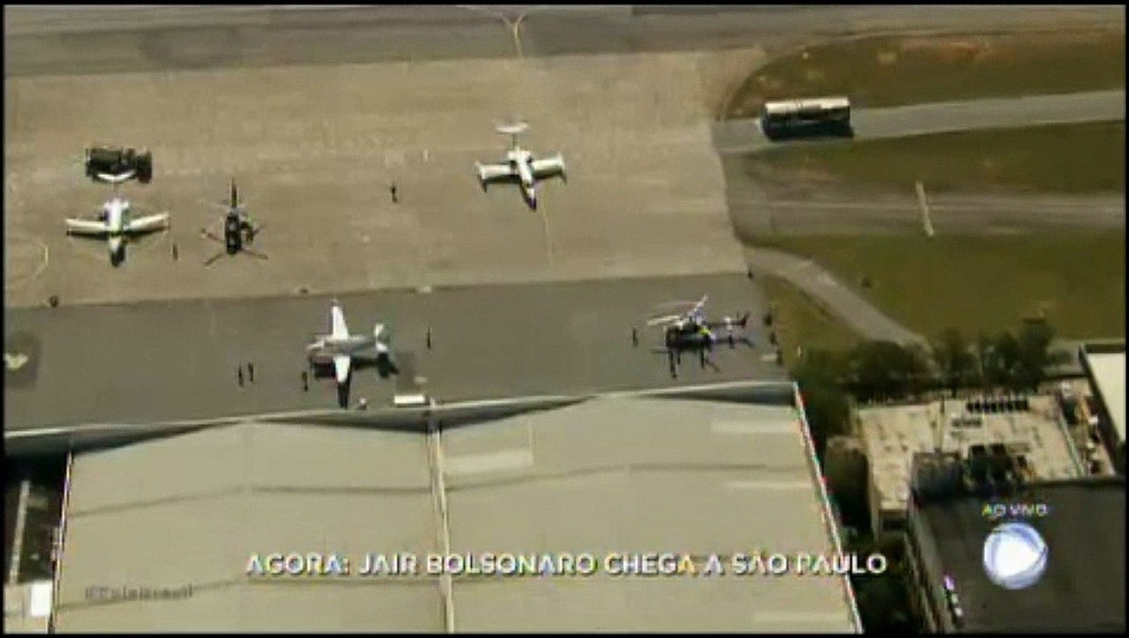 Imagems ao vivo  na chegada do  avião que leva  o Candidato Jair Bolsonaro para hospital em SP.