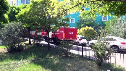 Hastanede iskele çöktü: 4 yaralı