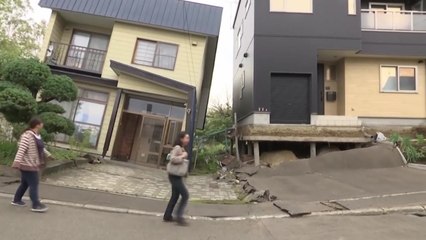 밤낮 없는 매몰자 수색...사상자 400명 육박 / YTN