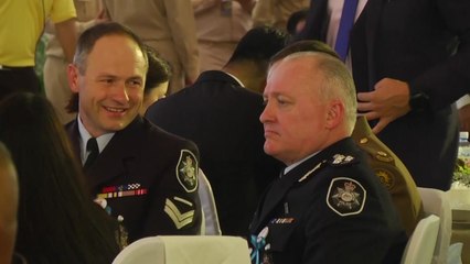 '동굴의 기적' 주역들 한자리...왕실 최고 훈장 수여 / YTN