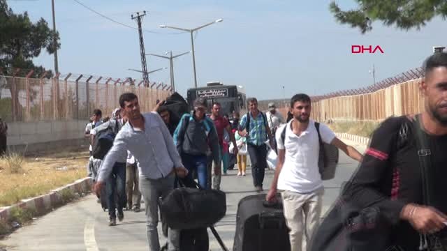 Kilis 4 Bin Suriyeli Türkiye'ye Döndü