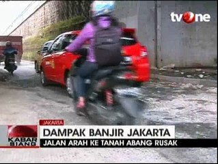 Banjir Jakarta Sebabkan Beberapa Ruas Jalan Berlubang