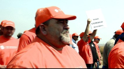White South Africans protest against discrimination