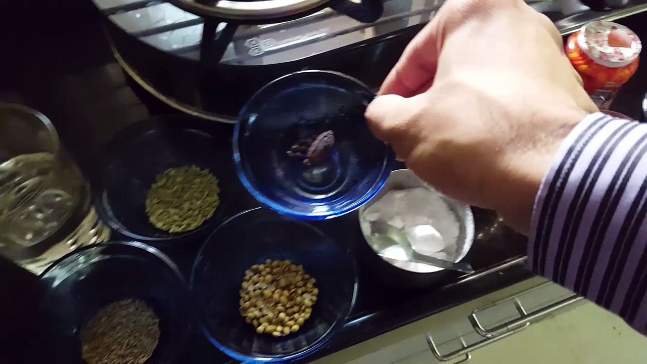 Masala Bati  without microwave oven recipe in Hindi - राजस्थानी मसाला बाटी