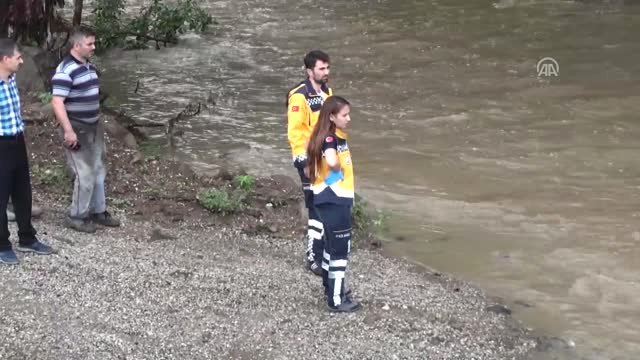 Afad Personeli Yaşlı Hastayı Sırtında Taşıdı - Bartın