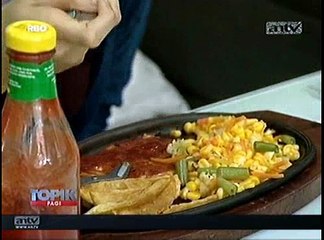 Sensasi Makan Steak Pakai Gunting