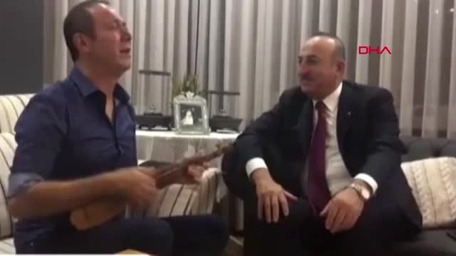 Antalya Sümer Ezgü, Bakan Çavuşoğlu İçin Yörük Havaları Çalıp Söyledi