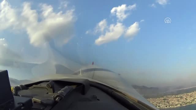 Türk Yıldızları Gösterisinin Kokpit Görüntüleri Nefes Kesti