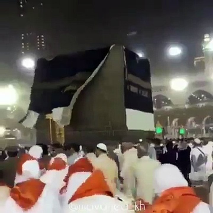 آیا خدا به قهر و غضب آمد ؟؟ و این بار باد و طوفان قهر خدا حاجی های مکه را تیت و پرک کرد. و به حاجی های افغانستان پیامی هست که اول در غم مردم وطن خود که به یک نا